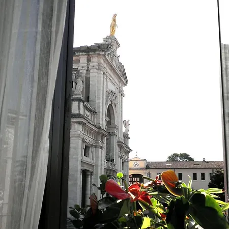 Piazza degli Angeli-3